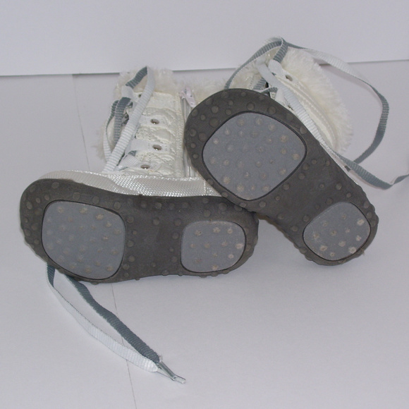 US Polo Assn 5M Baby  Girl White Boots Faux Fur … - Picture 4 of 8